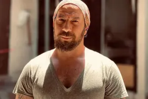 “Hörmətsiz aktyor və aktrisalar, başınızın çarəsinə baxın”