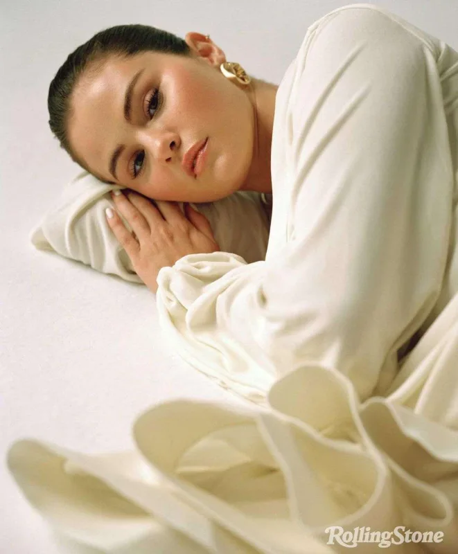 Selena Kaylini geridə qoydu