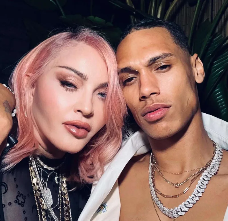 Madonna 41 yaş kiçik sevgilisini aldatdı