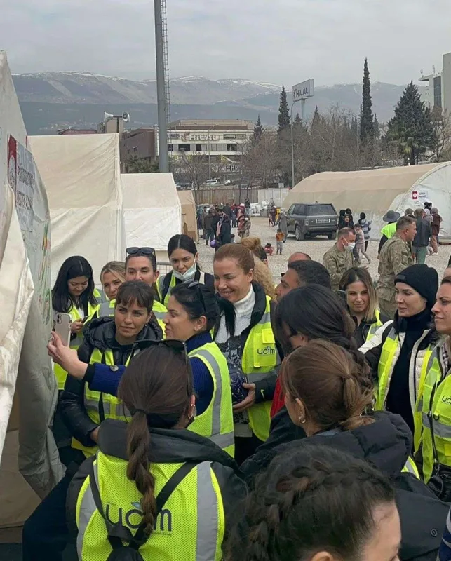 Zəlzələdən zərərçəkən gənclər evləndi, Aslı şahid oldu
