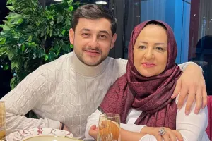 Yaşar ilk dəfə anası ilə foto paylaşdı