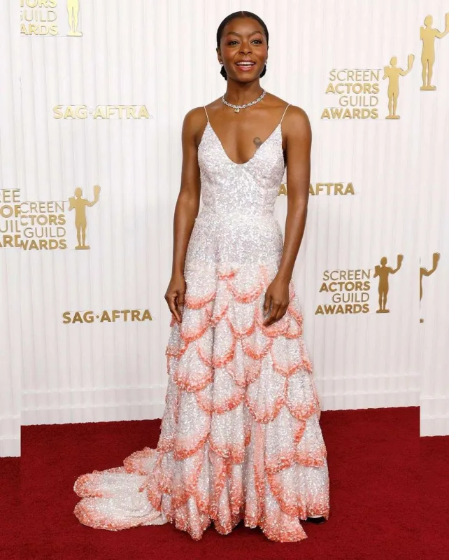 Qırmızı xalının ən diqqətçəkənləri