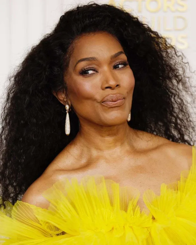 Qırmızı xalının ən diqqətçəkənləri