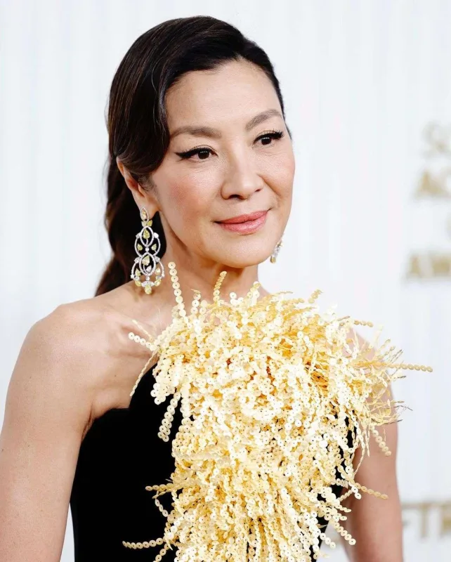 Qırmızı xalının ən diqqətçəkənləri