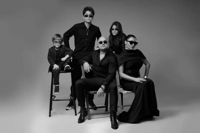 Miri Yusifdən ailəsi ilə ağ-qara fotolar