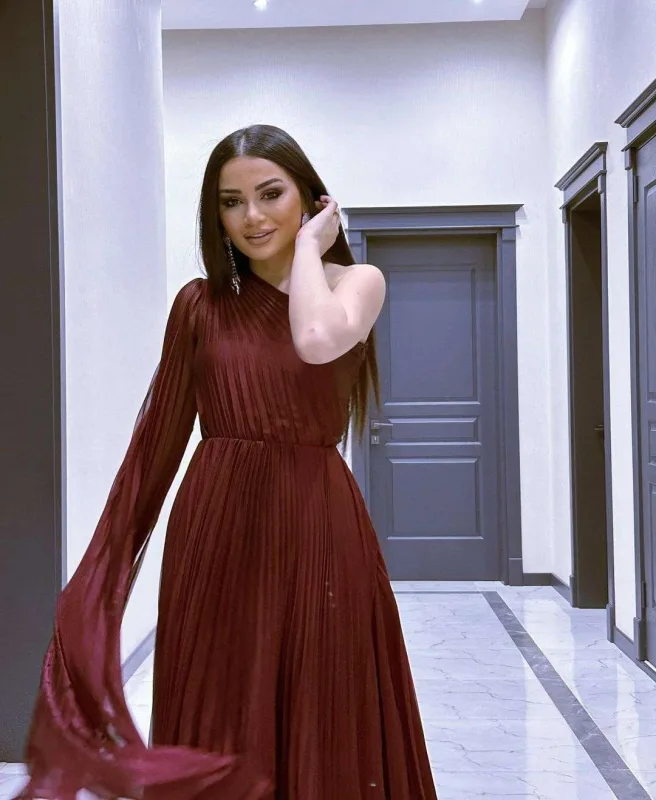 Zeynəb eşq yaşadığını açıqladı