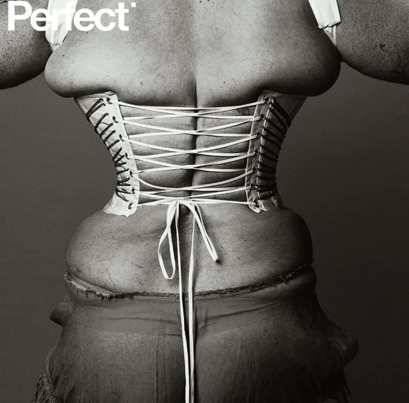 Semin bu fotoları da müzakirə yaratdı