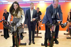 Şahzadə 41 manatlıq ətəyi ilə diqqət çəkdi