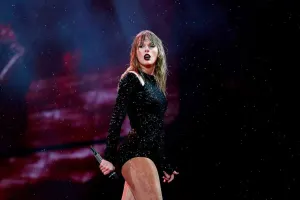 Teylor bu uğuru qazanan 5-ci ifaçı oldu