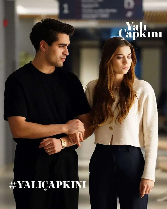 “Onların həyatını olduğu kimi göstərmirəm” - Yazar