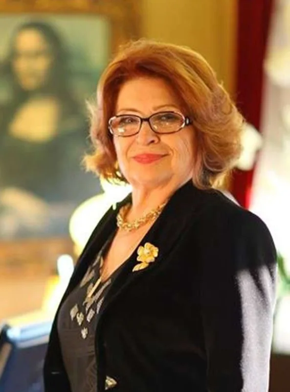 “Onların həyatını olduğu kimi göstərmirəm” - Yazar