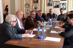 Adil Kərimli yazıçılarla görüşdü