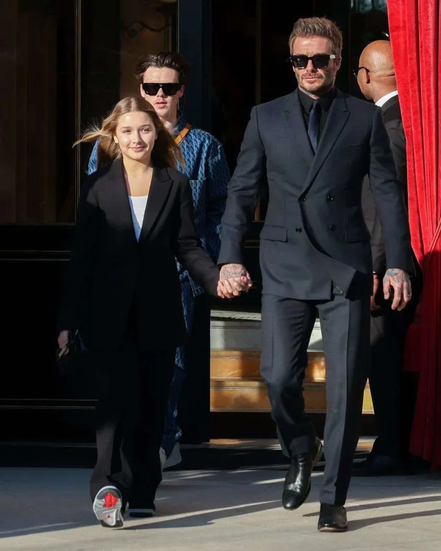 Bekhemlər ailəsi dəfilədə