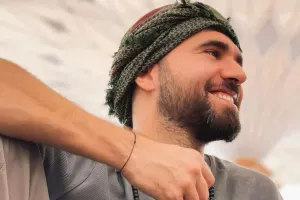 Çingiz azan oxudu - Video