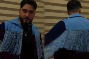 Səhnə libası ilə diqqət çəkdi