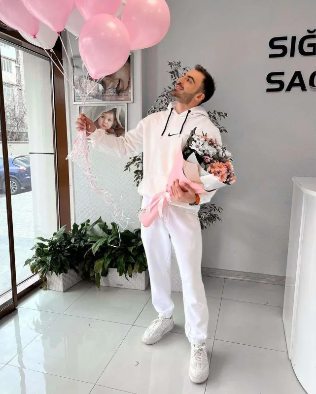 “Space”in aparıcısı ata oldu