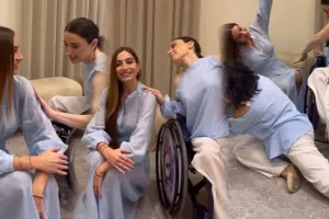 Arzu Əliyeva inklüziv rəqs dərsində