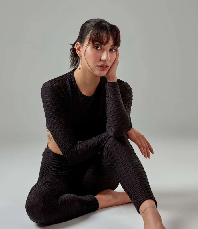 İndi də onunla eşq yaşayır