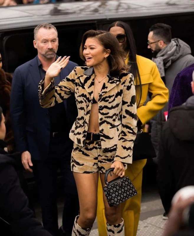 Zendaya print libası ilə gündəmdə
