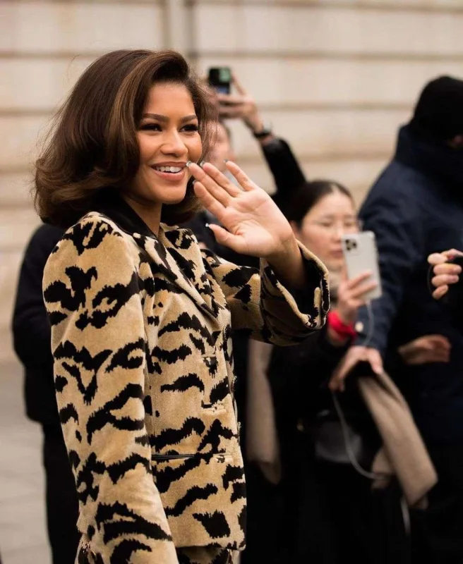 Zendaya print libası ilə gündəmdə