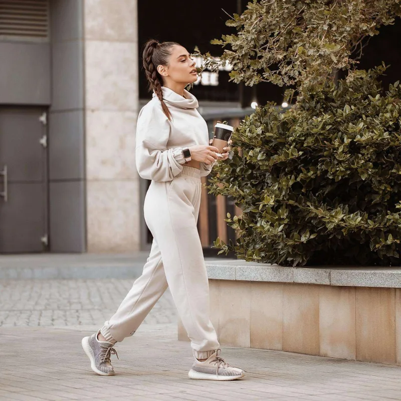 “Tüpürdü, söydü, şəklimi çəkdi” – Samirəyə hücum