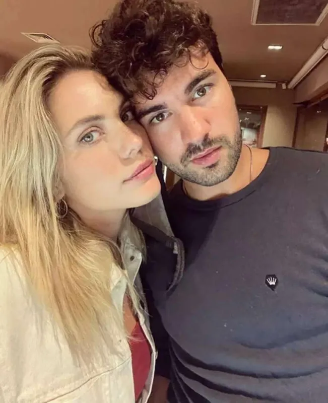 “Yasak elma” ulduzunun toyu təxirə düşdü