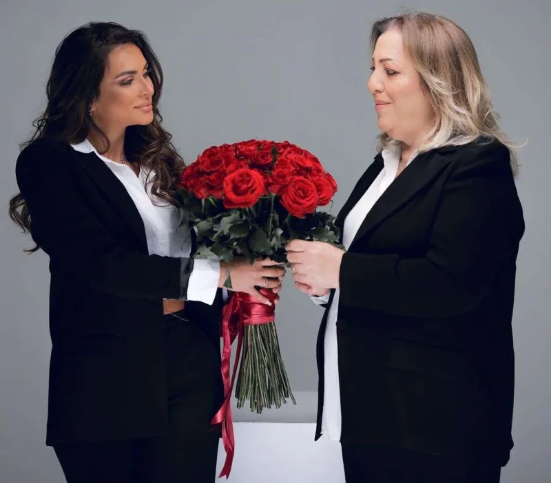 Məşhurlar anaları ilə birgə kamera qarşısında