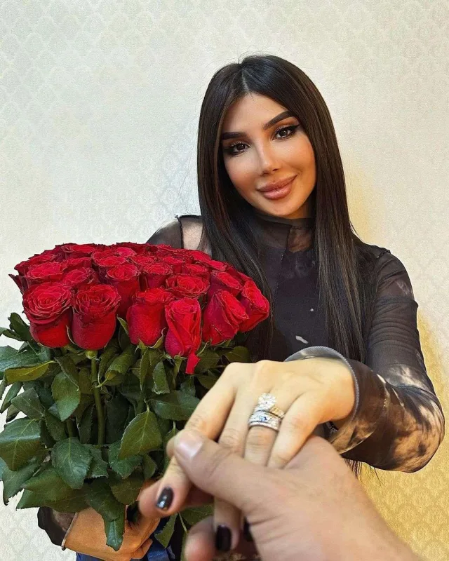 Xanımına 14 minlik üzük aldı