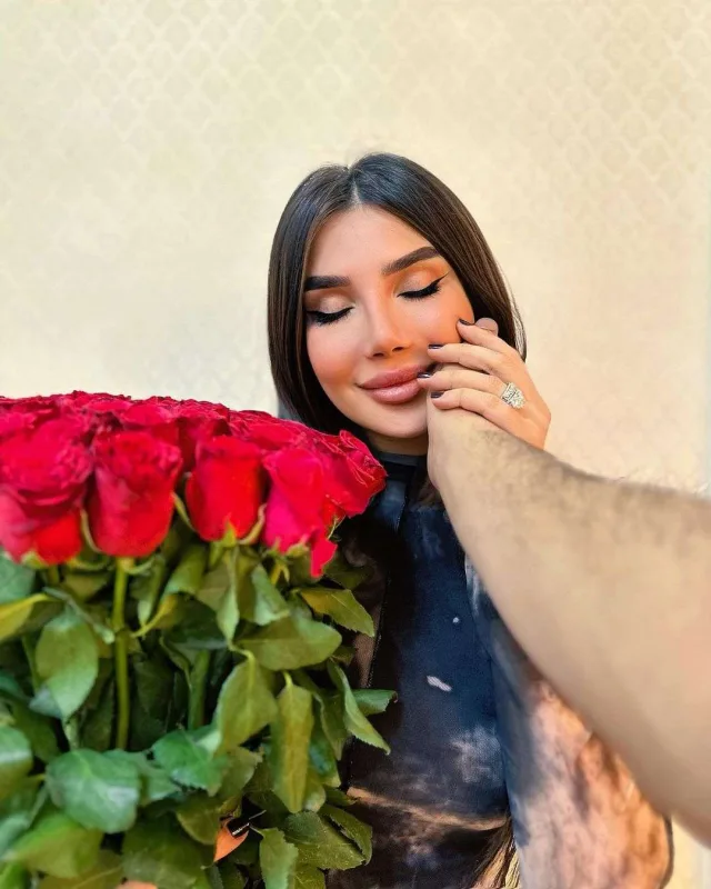 Xanımına 14 minlik üzük aldı