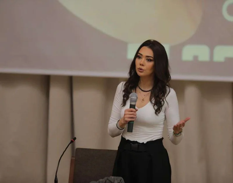 “Naxçıvan” Universitetində Oksana ilə görüş