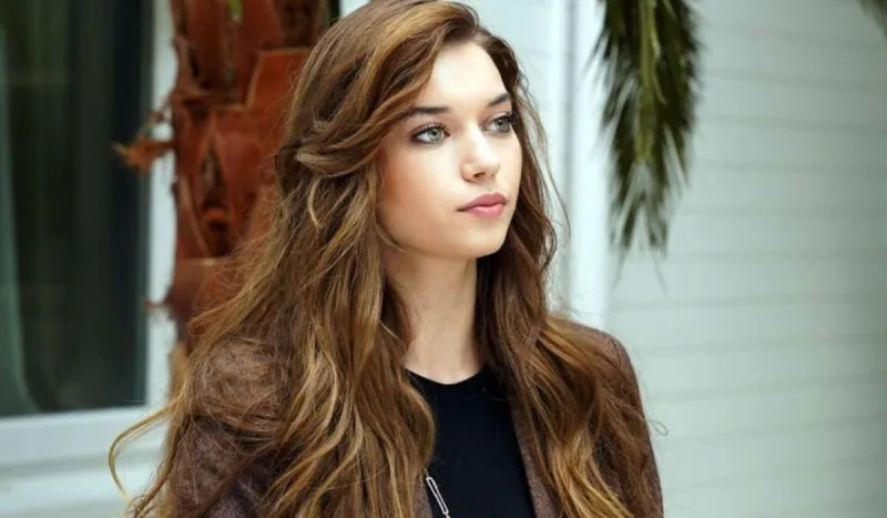 Afrayla birgə anası da ağlayırmış