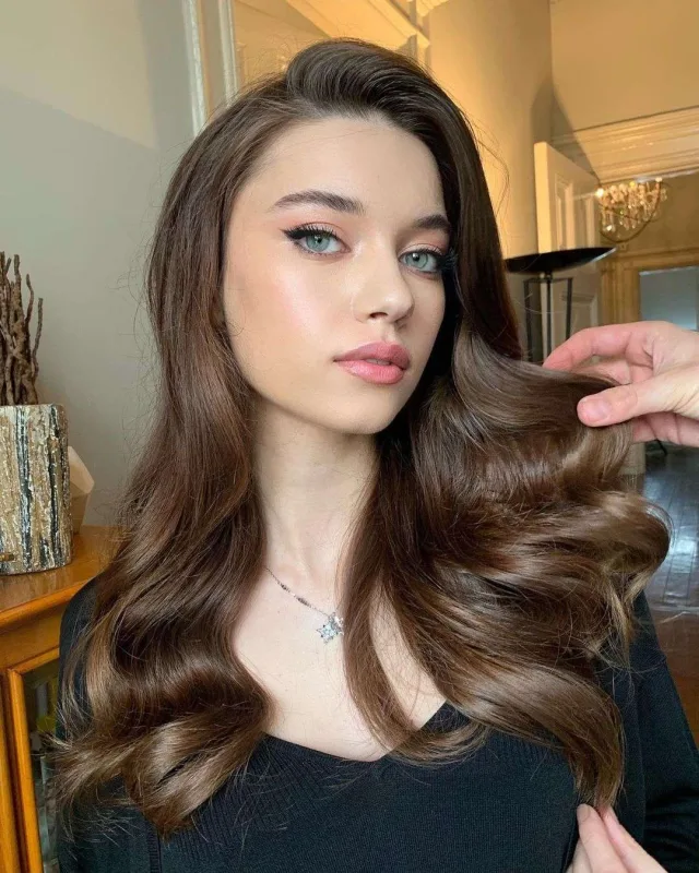 Afrayla birgə anası da ağlayırmış