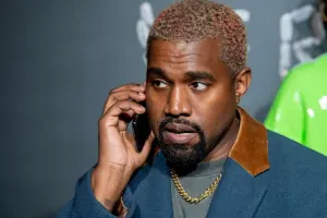 “Adidas” Kanyedən sonra yarımmilyard zərər etdi