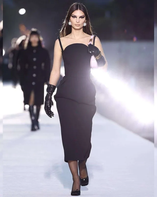 Supermodellər “Versace” moda şousunda