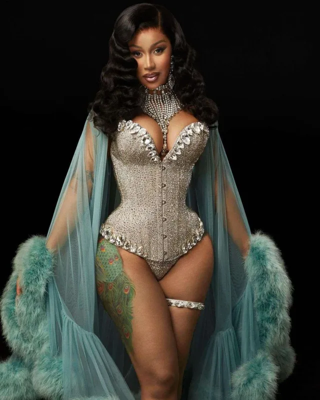 Kardi Bi də gözəllik məhsulları satacaq