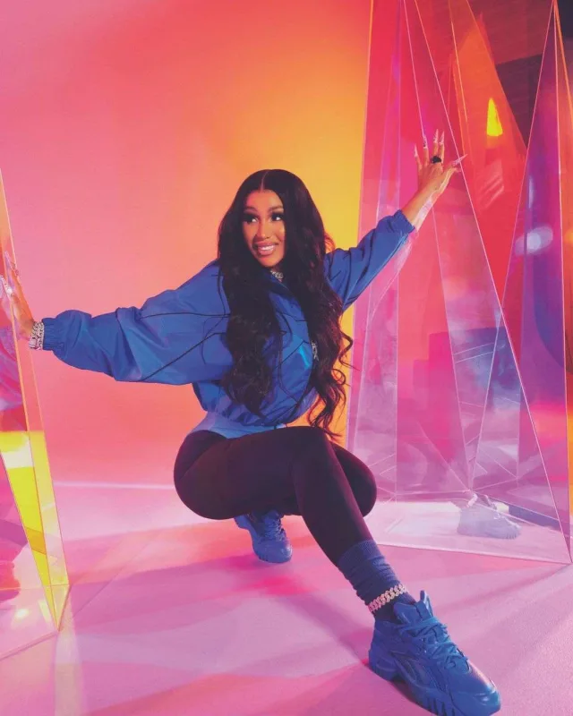 Kardi Bi də gözəllik məhsulları satacaq