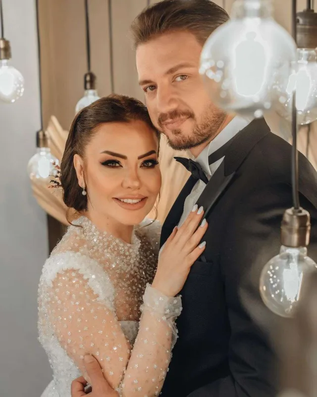 Lara iranlı sevgilisi ilə evləndi