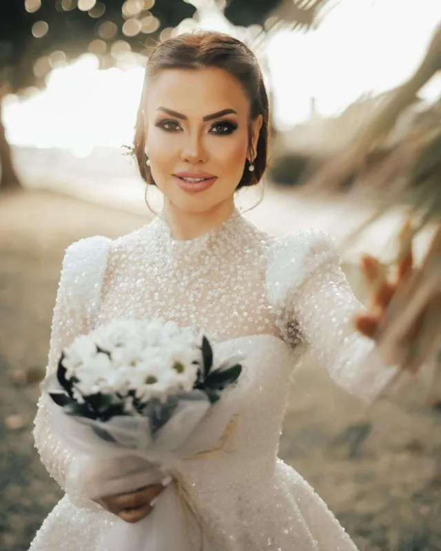 Lara iranlı sevgilisi ilə evləndi