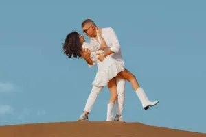 Özcanla xanımından bal ayı fotoları