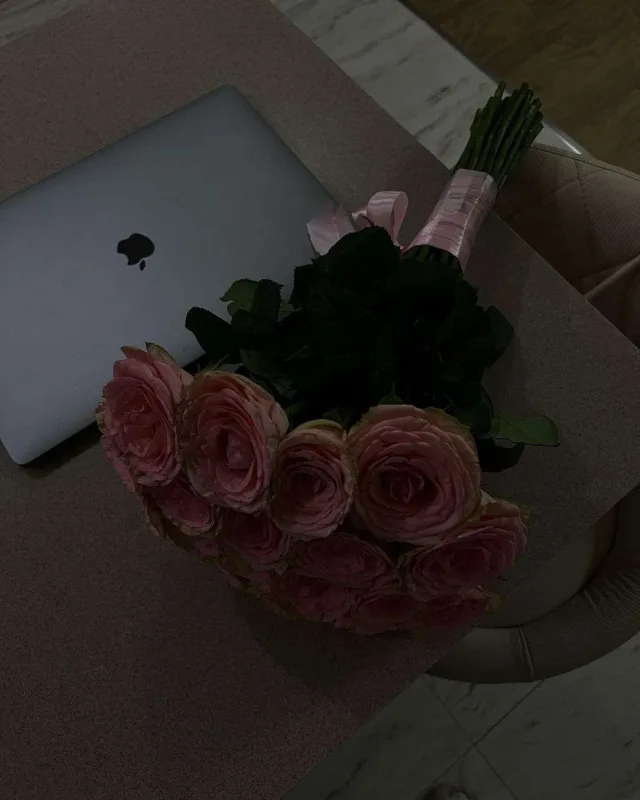 İTV-nin aparıcısı sevgilisi ilə 