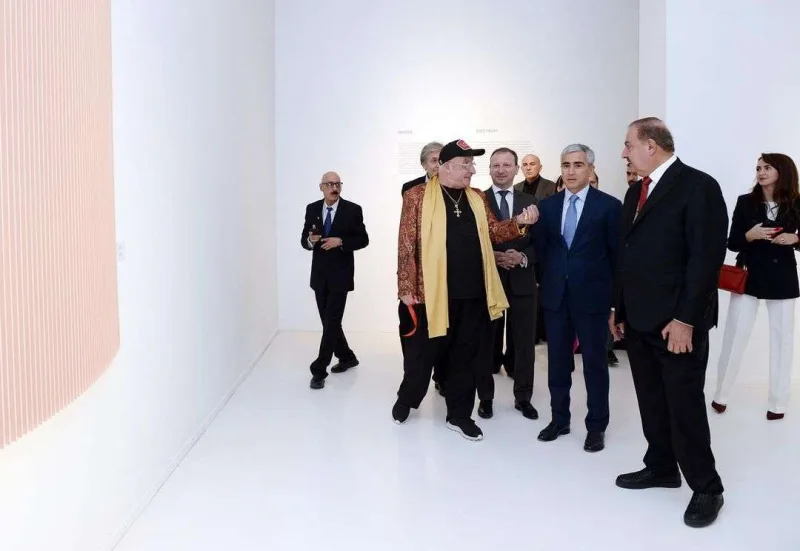 Bakıda bəhreynli rəssamın sərgisinin açılışı oldu