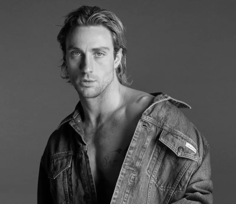 Məşhurlar “Calvin Klein” üçün pozalar verdi