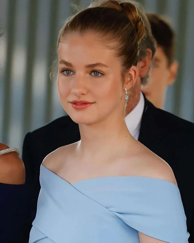 17 yaşlı İspaniya şahzadəsi hərbi təlim alacaq