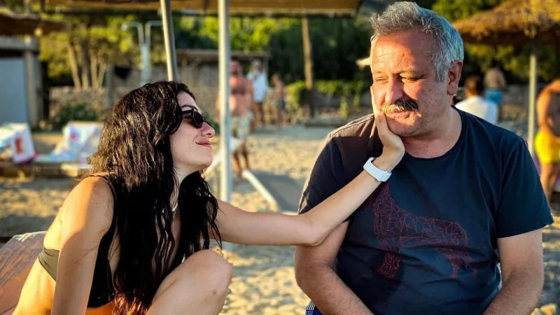 Ayrılsaq da, bərabərik!