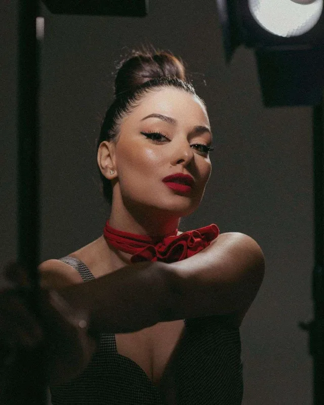 Turanə Bakıda ev aldı