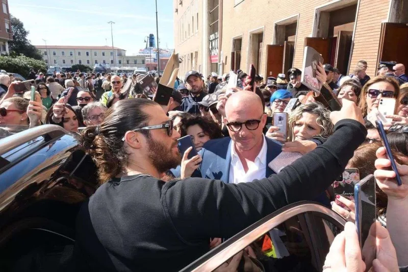 İtalyan fanatları Can üçün izdiham yaratdı