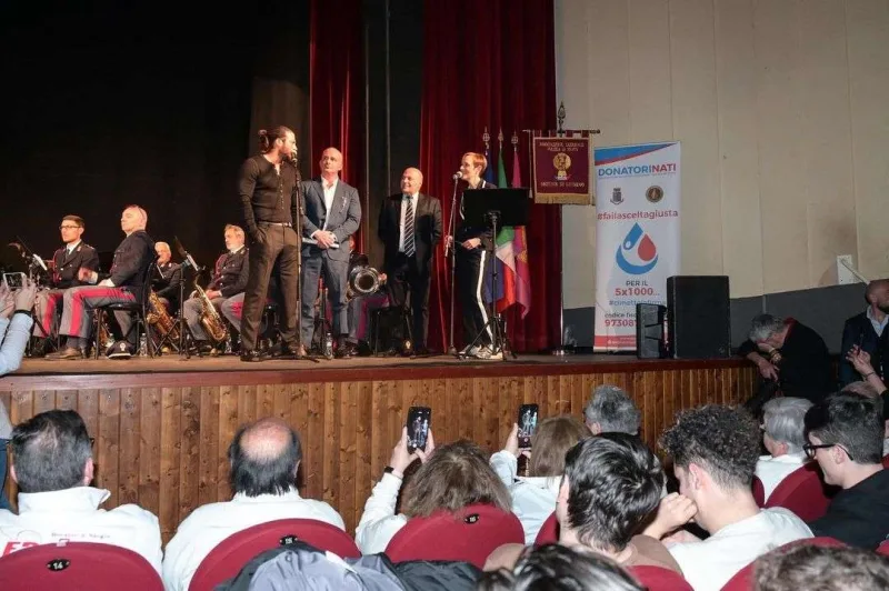 İtalyan fanatları Can üçün izdiham yaratdı