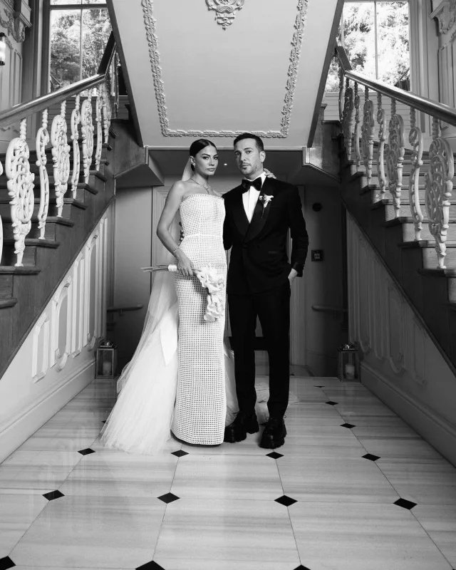 Demet evi tərk etdi