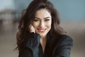 Bir kanalda iki işə başladı