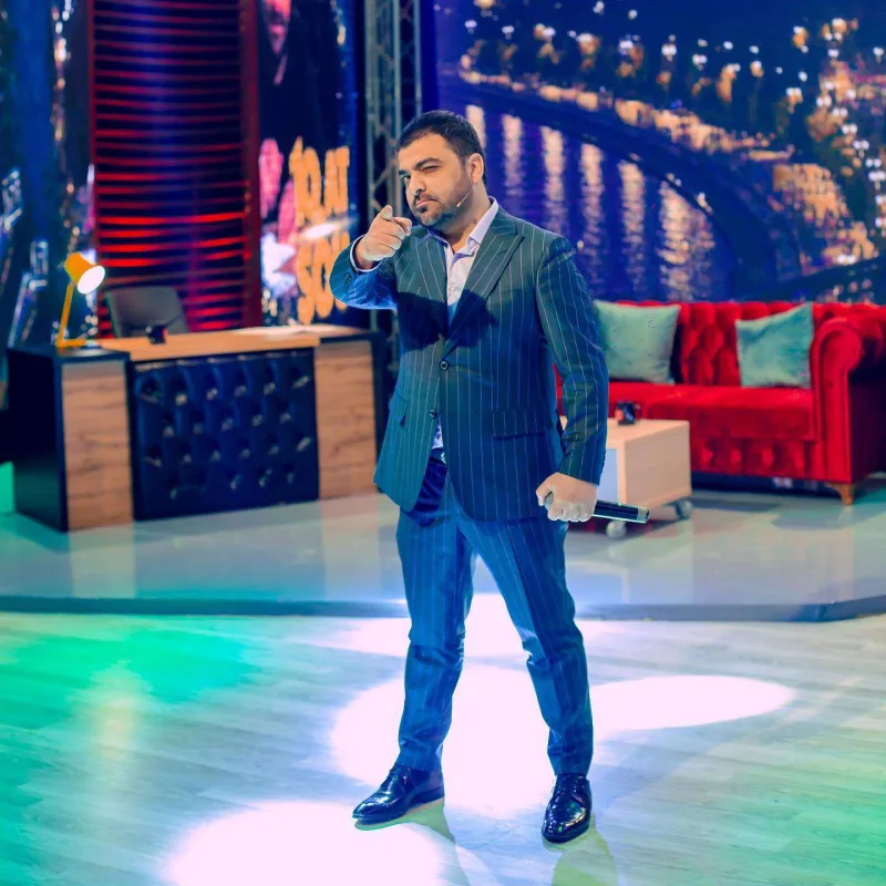 Fərda yenə konsertlərini təxirə saldı